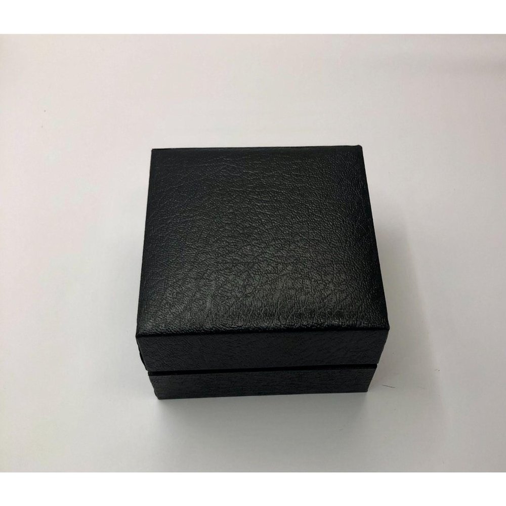 New In Plastic Watch No Defects Fully Functional - Picture 4 of 8
